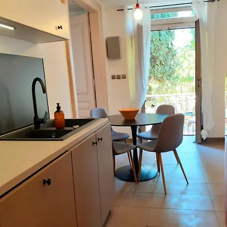 Be Free-central-free Parking-garden-bbq Appartement *
