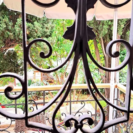 Be Free-central-free Parking-garden-bbq Appartement