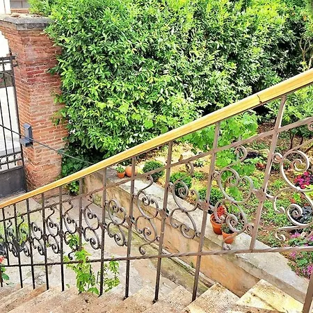 Be Free-central-free Parking-garden-bbq *