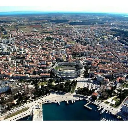 Be Free-central-free Parking-garden-bbq * Pula